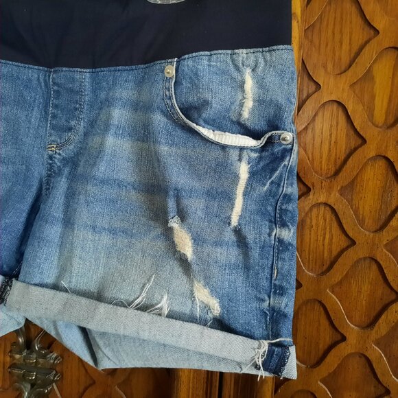Great Expectations Distressed Maternity Denim Jean Shorts  - Size L - Picture 5 of 14